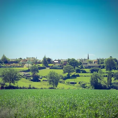 House Lydie Telegraphe * Montpinchon