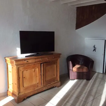 House Lydie Telegraphe